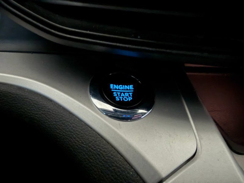 Used 2022 Ford Explorer XLT RWD image 33