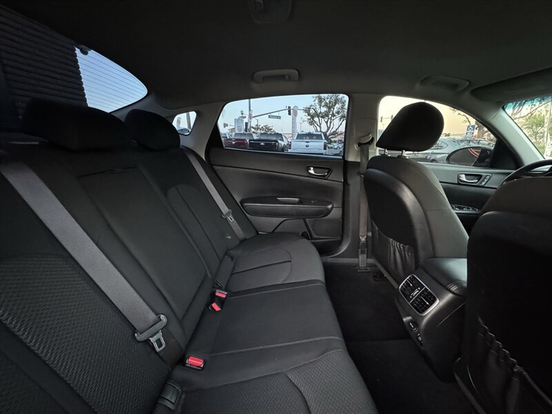 Used 2018 Kia Optima Premium w/ Convenience Package FWD image 42