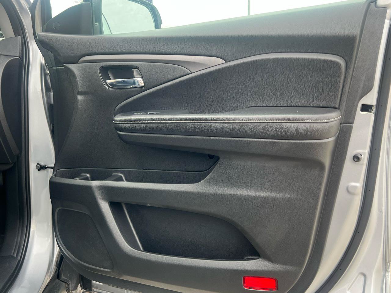 Used 2025 Honda Ridgeline RTL image 37