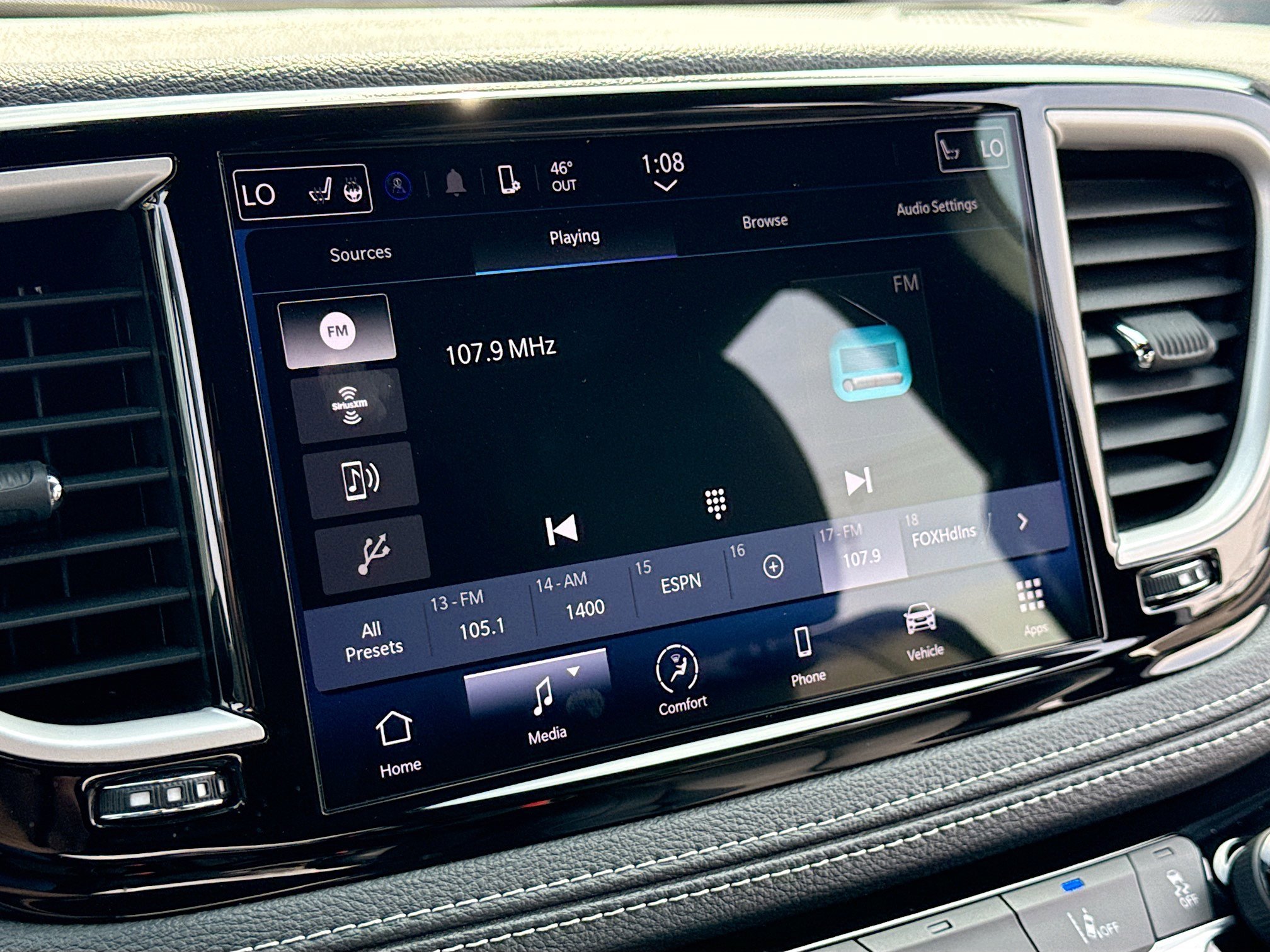 Used 2022 Chrysler Pacifica Touring-L w/ S Appearance Package image 11