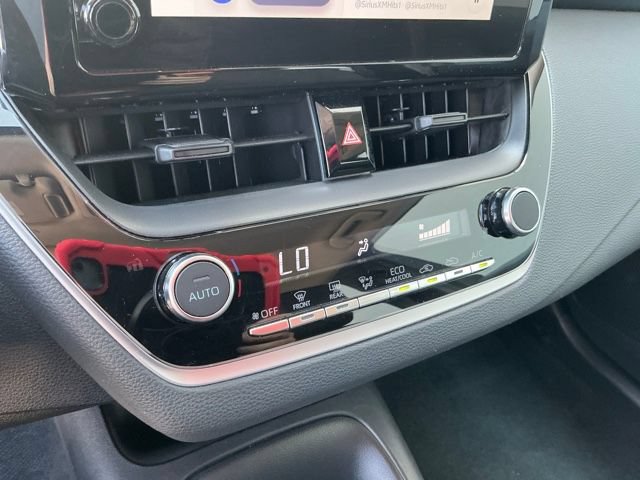 Used 2025 Toyota Corolla LE FWD image 22