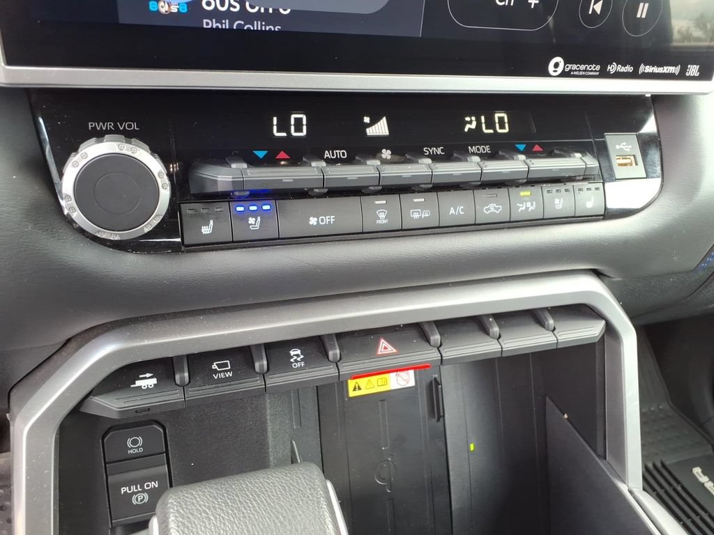 Used 2023 Toyota Tundra Platinum AWD/4WD image 31