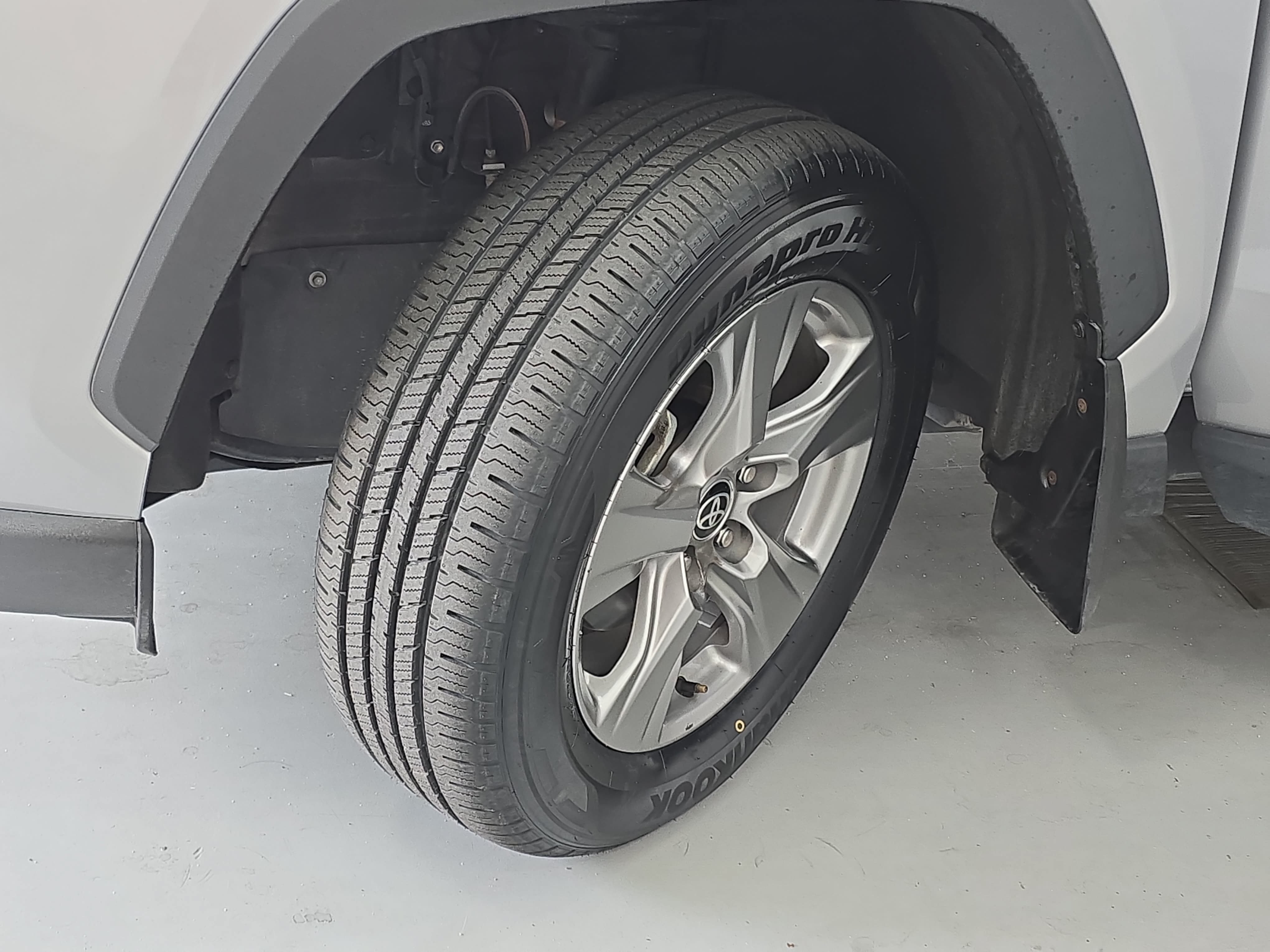 Used 2024 Toyota RAV4 XLE AWD/4WD image 29