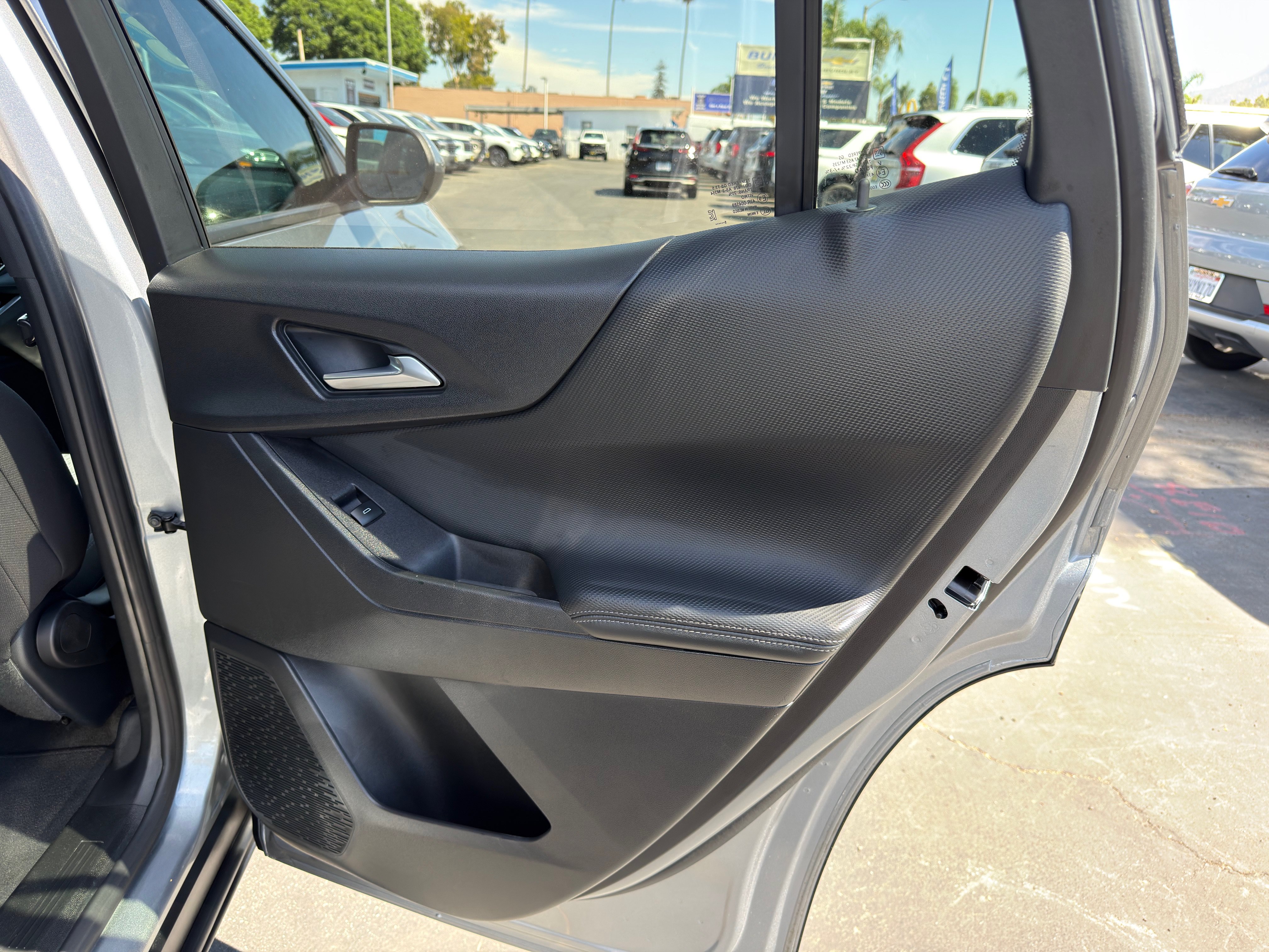 Used 2026 Chevrolet Equinox LT FWD image 13