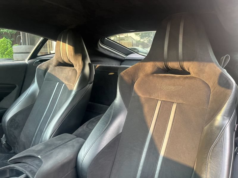 Used 2020 Aston Martin V8 Vantage Coupe RWD image 12