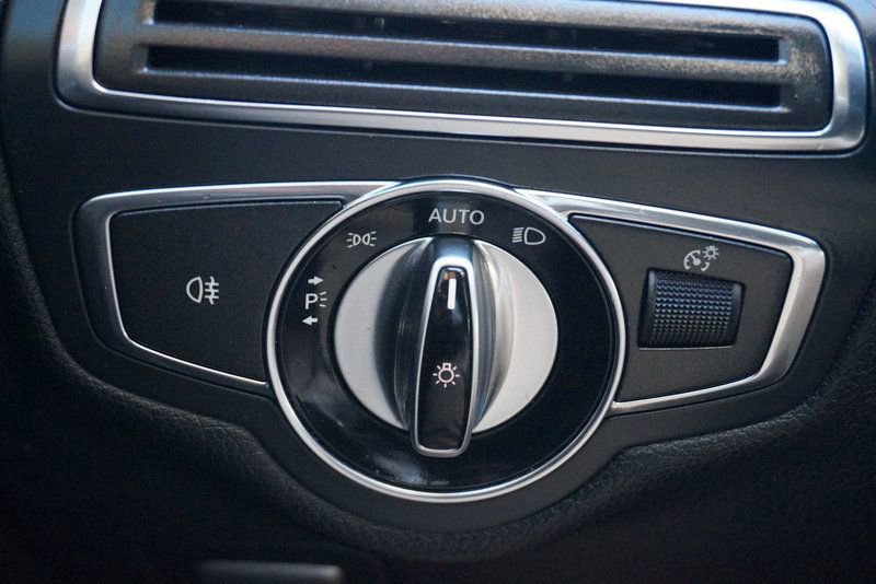 Used 2015 Mercedes-Benz C 300 4MATIC Sedan image 24