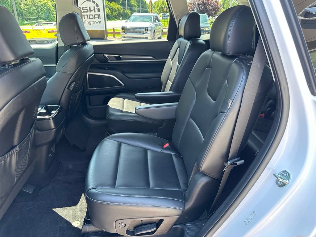 Used 2025 Kia Telluride S AWD/4WD image 11