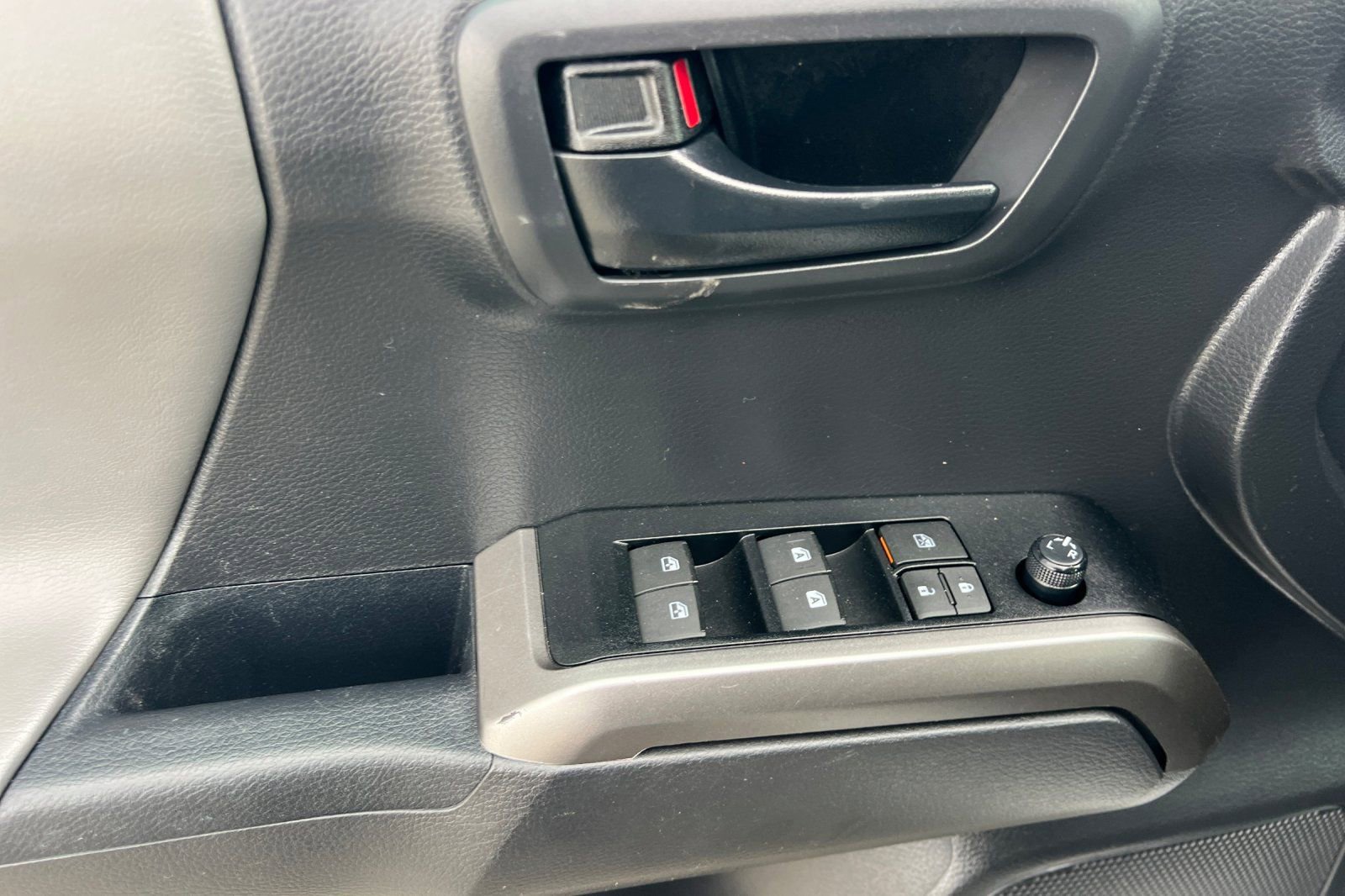 Used 2023 Toyota Tacoma SR5 w/ SX Package image 8