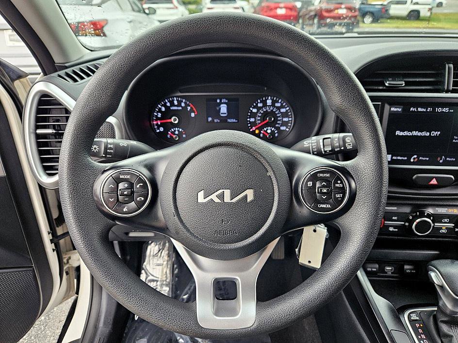 Used 2022 Kia Soul LX image 24