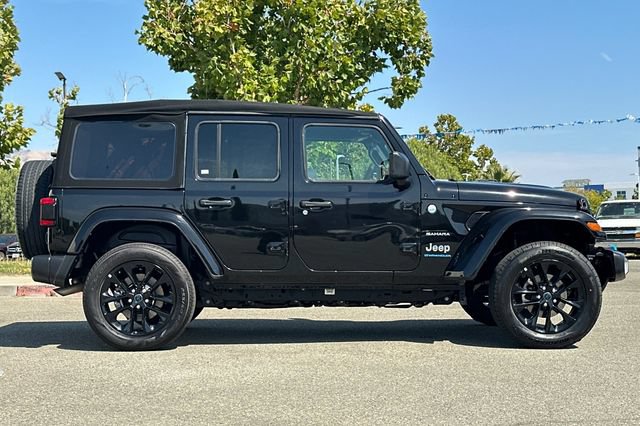 Used 2024 Jeep Wrangler Unlimited Sahara AWD/4WD image 3
