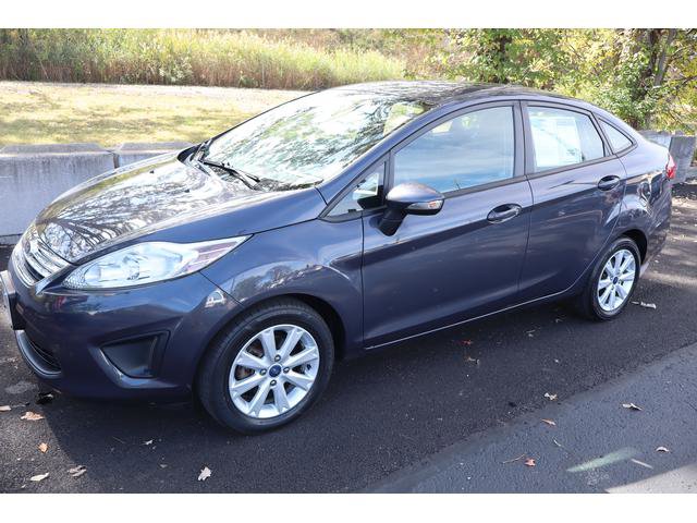 Used 2013 Ford Fiesta SE image 2