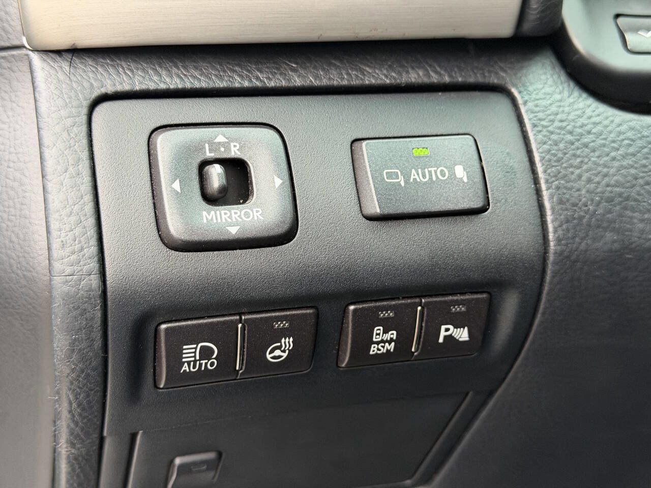 Used 2013 Lexus LS 460 AWD w/ F-Sport Pkg image 28