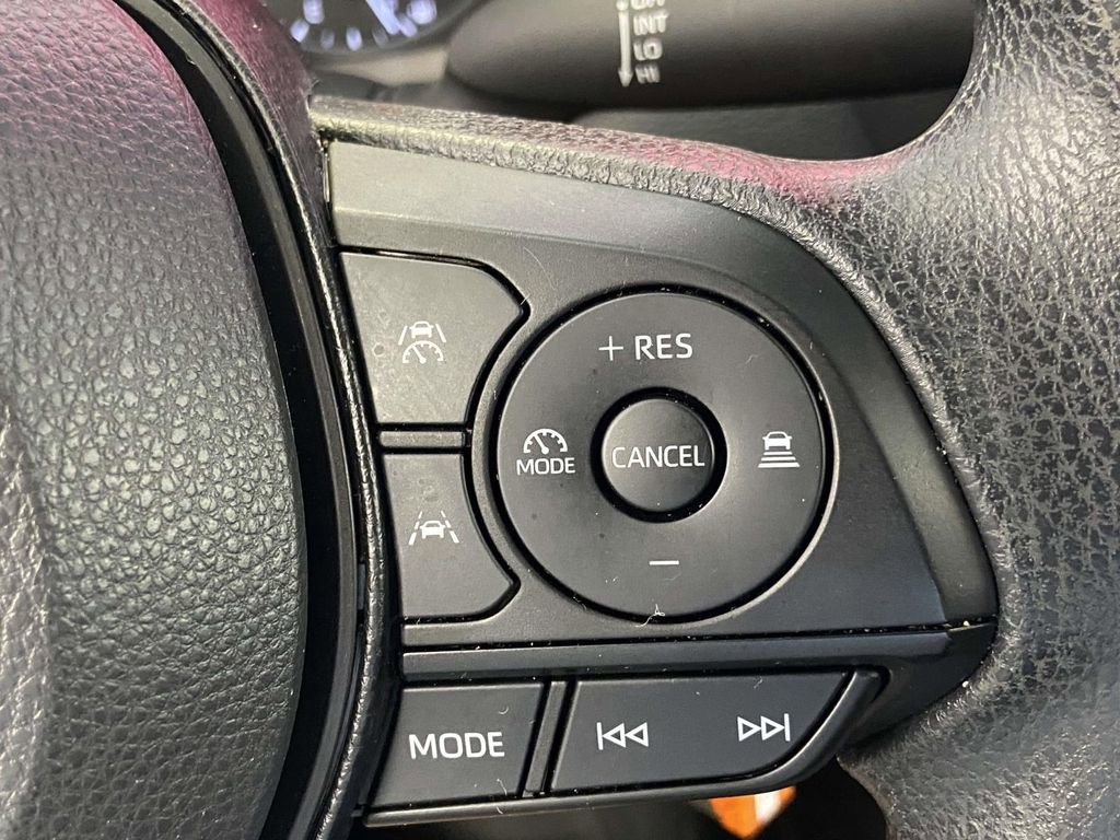 Certified 2025 Toyota Corolla LE FWD image 28