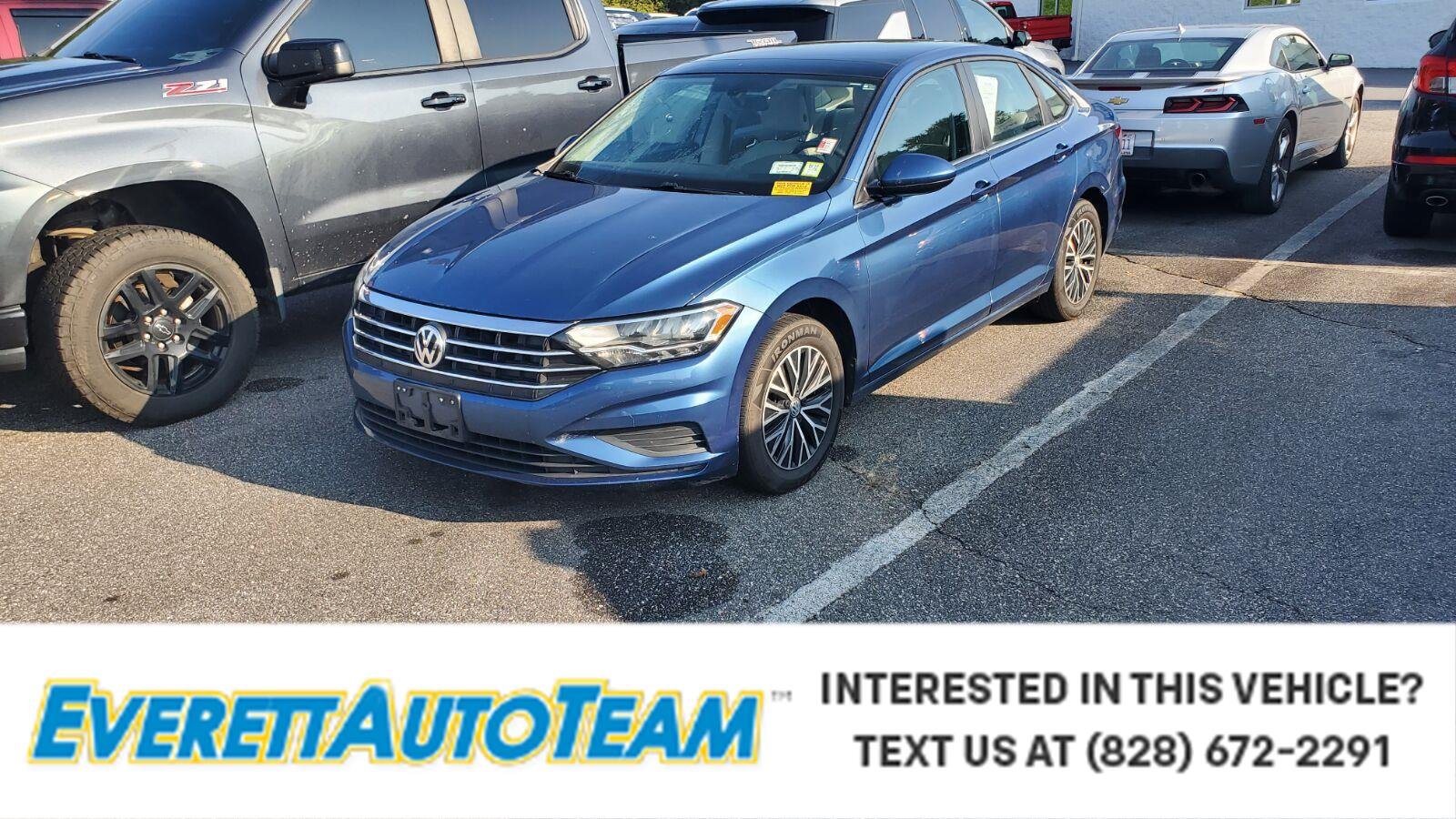 Used 2020 Volkswagen Jetta SE w/ SE Cold Weather Package FWD image 1