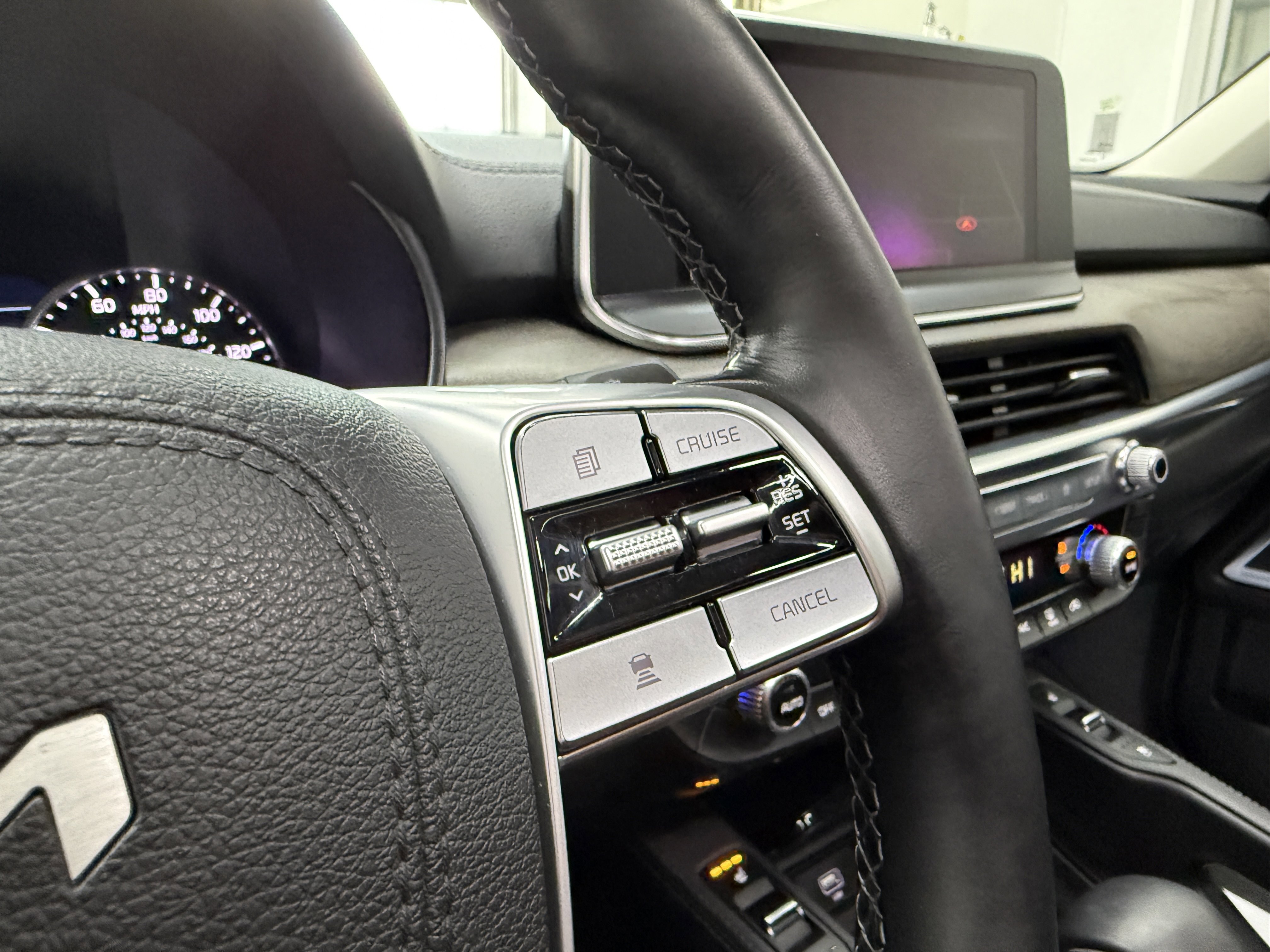 Used 2022 Kia Telluride SX image 17