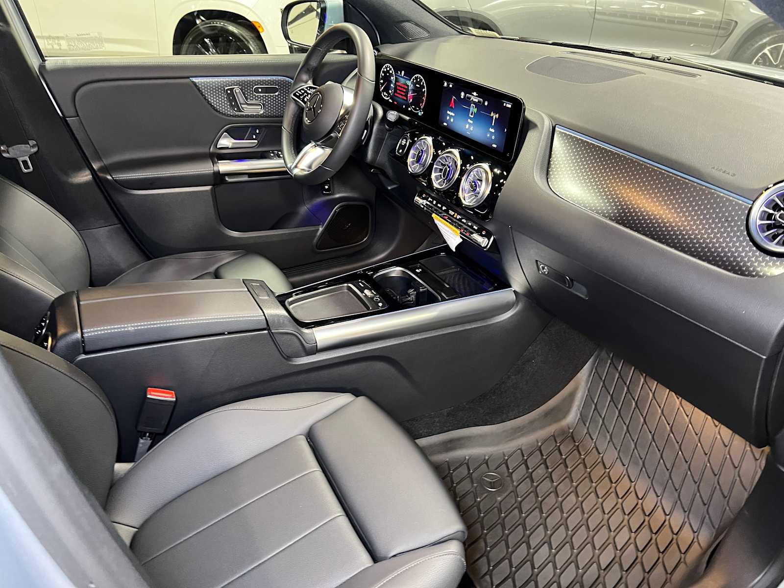 Used 2025 Mercedes-Benz GLA 250 4MATIC image 12