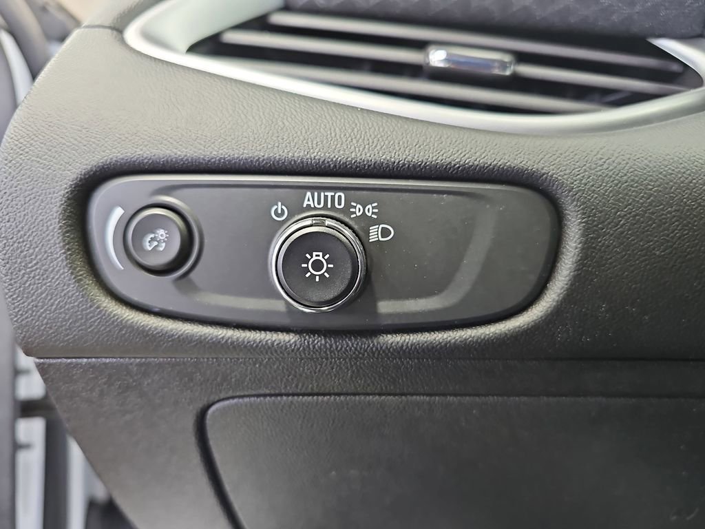 Used 2024 Chevrolet Malibu LT image 26