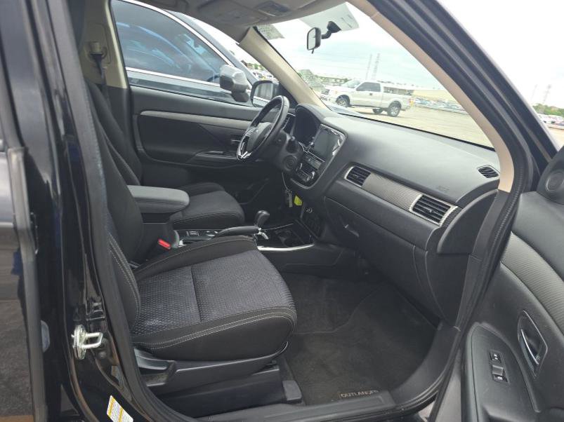 Used 2018 Mitsubishi Outlander SE FWD image 15