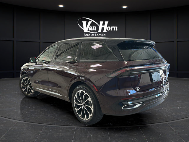 Used 2024 Lincoln Nautilus Reserve w/ Equipment Group 203A AWD/4WD image 5