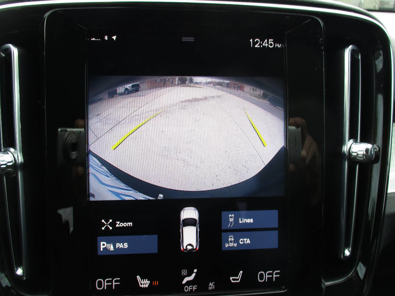 Used 2022 Volvo XC40 T5 Momentum image 41