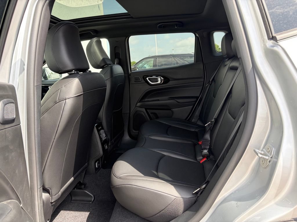 New 2026 Jeep Compass Limited w/ Sun, Sound & Navigation Group AWD/4WD image 17