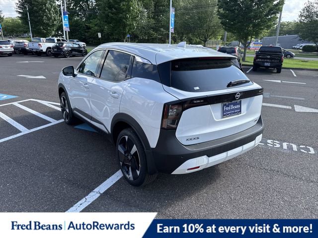 New 2025 Nissan Kicks SR image 5