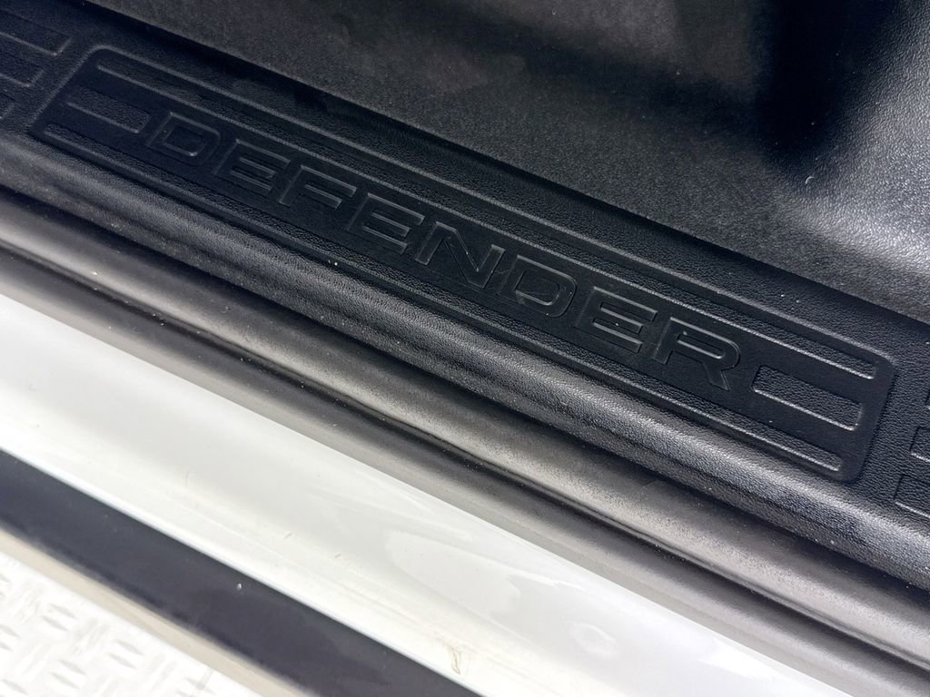 Used 2023 Land Rover Defender 110 S image 18