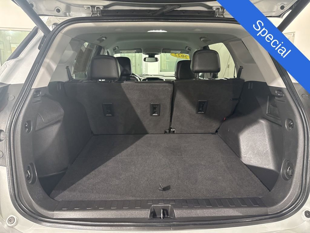 Used 2022 GMC Terrain SLT FWD image 10