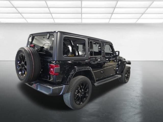 Used 2023 Jeep Wrangler Unlimited Sahara w/ Cold Weather Group AWD/4WD image 5