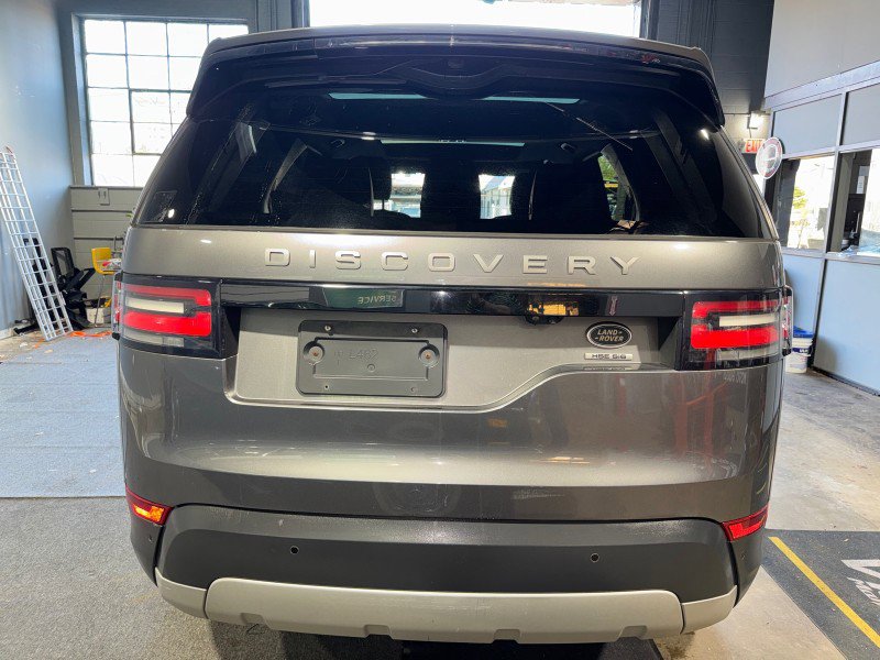 Used 2017 Land Rover Discovery HSE image 17
