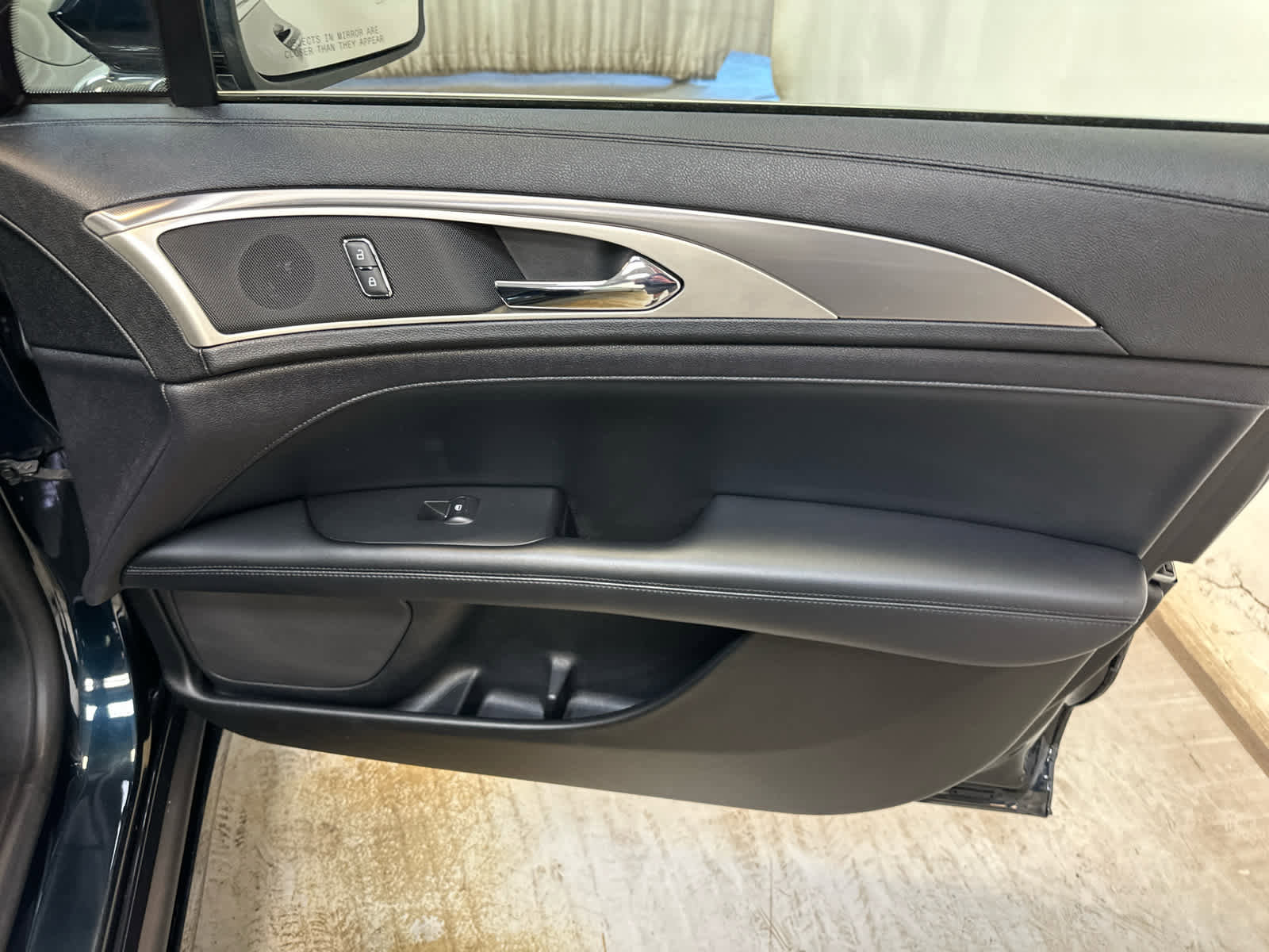 Used 2020 Lincoln MKZ AWD w/ Convenience Package image 27