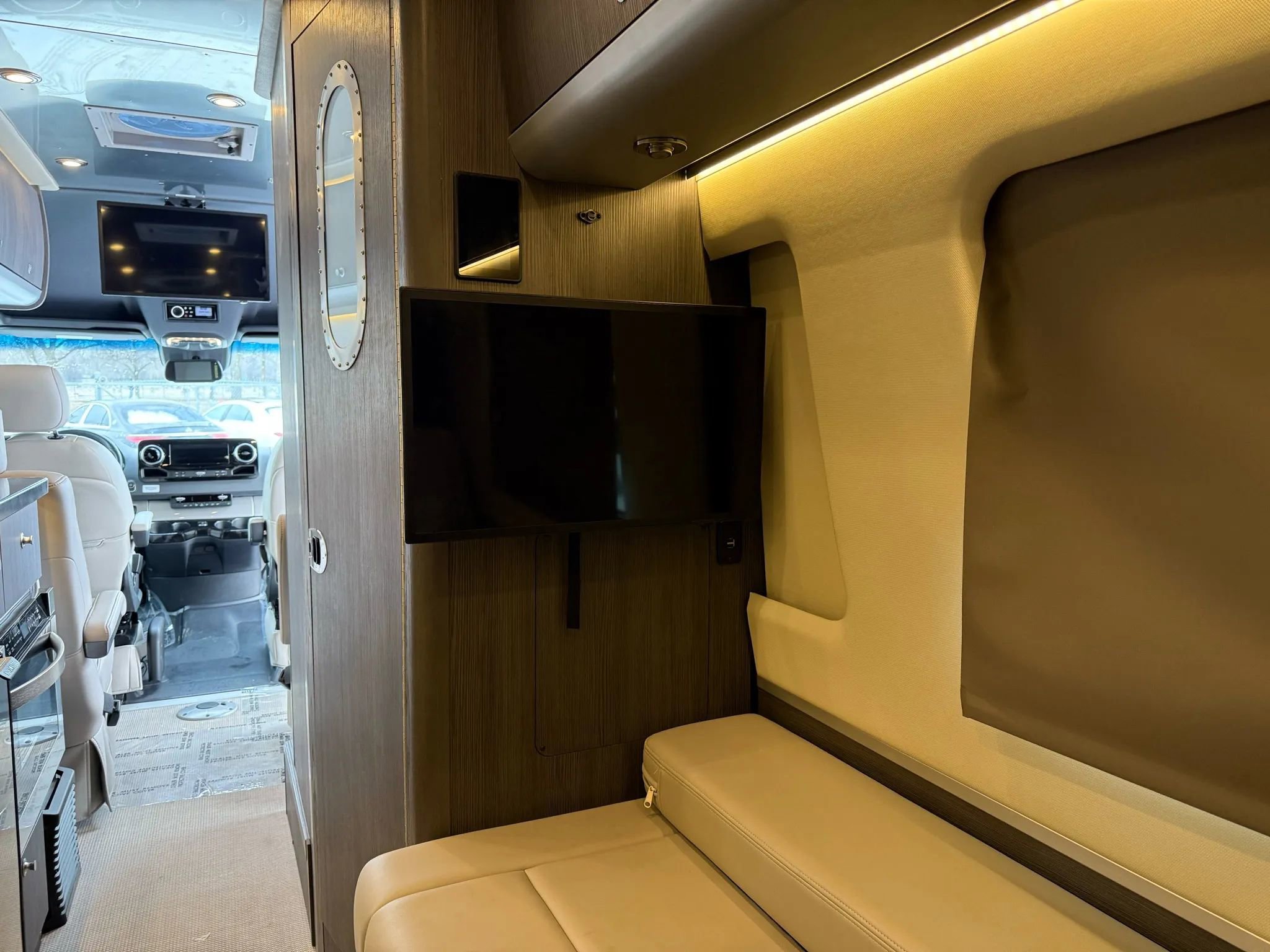 Used 2022 Mercedes-Benz Sprinter 3500 w/ Parking Package image 63