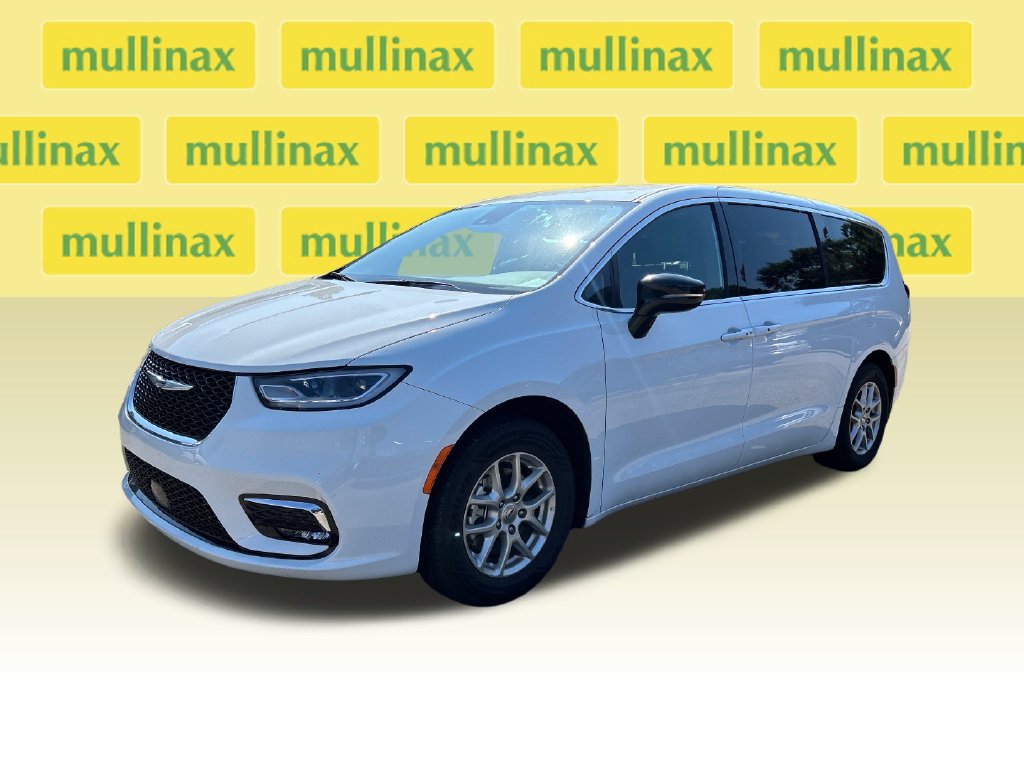Used 2025 Chrysler Pacifica Select FWD image 6