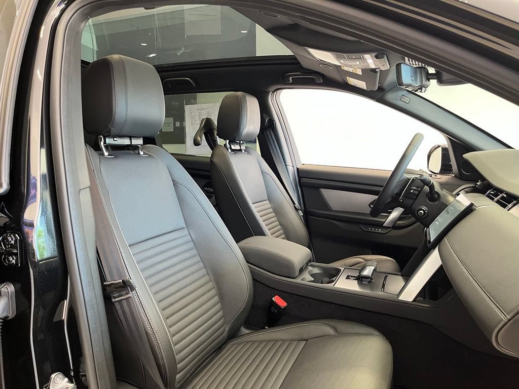 Used 2026 Land Rover Discovery Sport Landmark AWD/4WD image 27