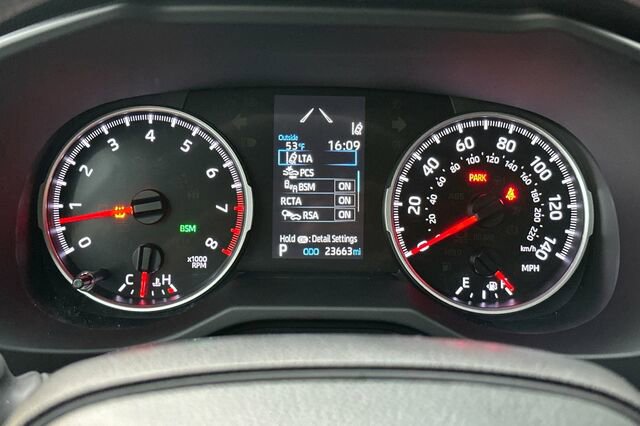 Used 2022 Toyota RAV4 XLE image 34