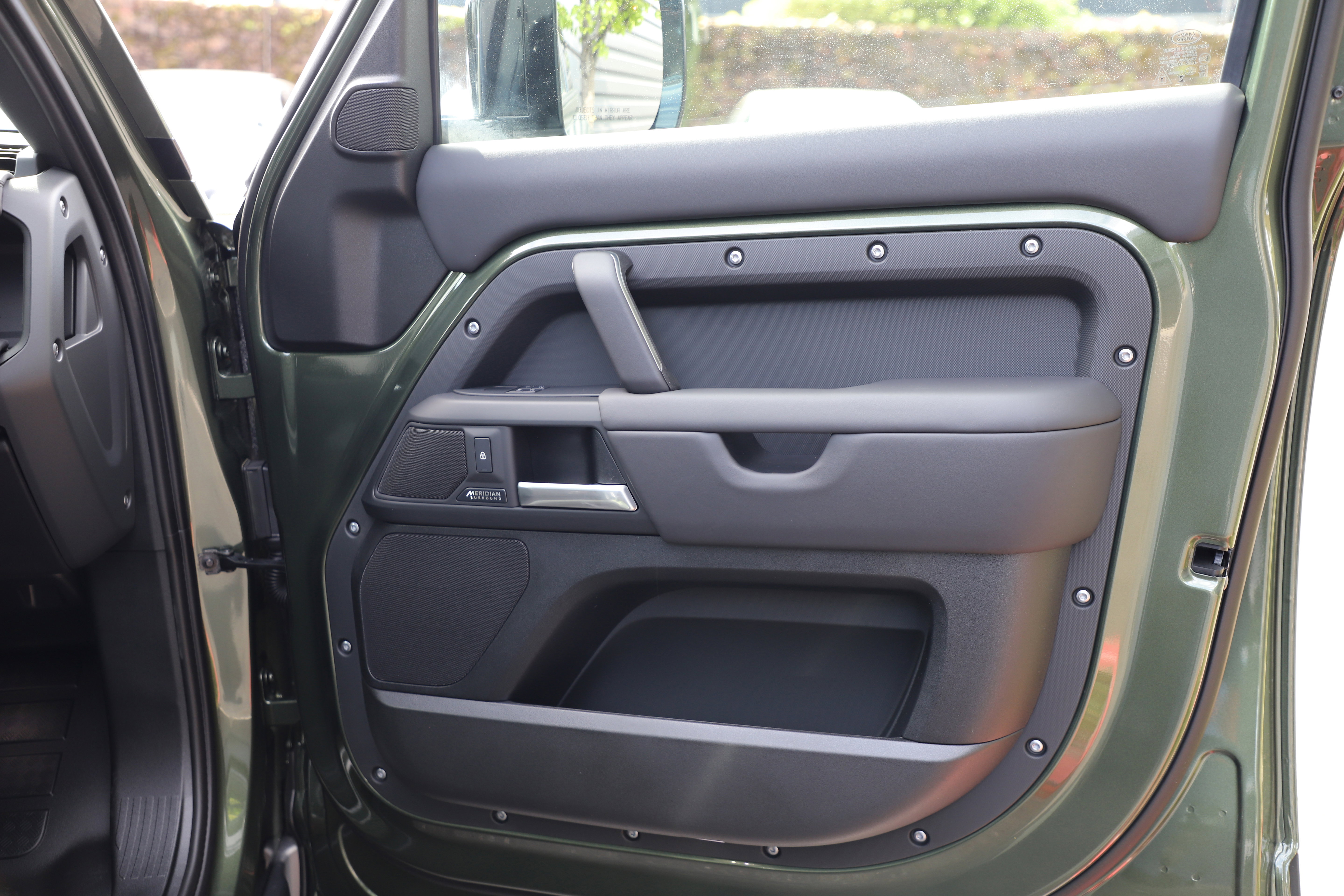 New 2026 Land Rover Defender 130 X-Dynamic SE AWD/4WD image 7