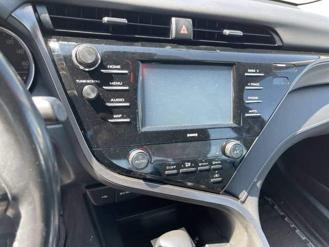 Used 2020 Toyota Camry SE FWD image 14