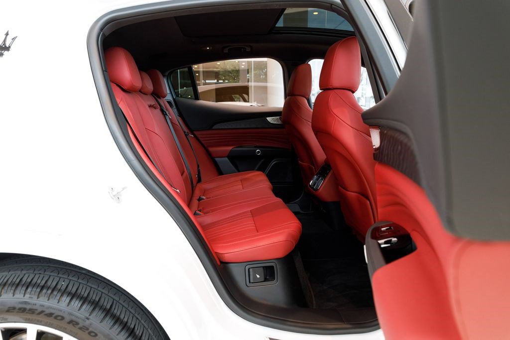 Certified 2023 Maserati Grecale Modena AWD/4WD image 17