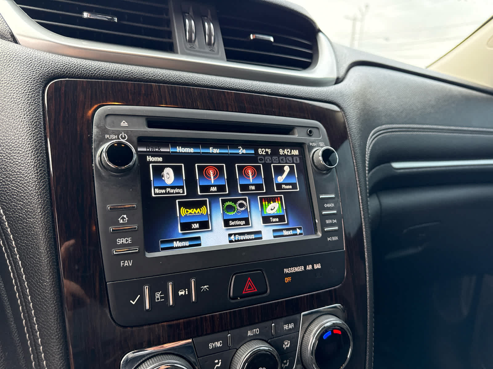 Used 2017 Chevrolet Traverse LT AWD/4WD image 16
