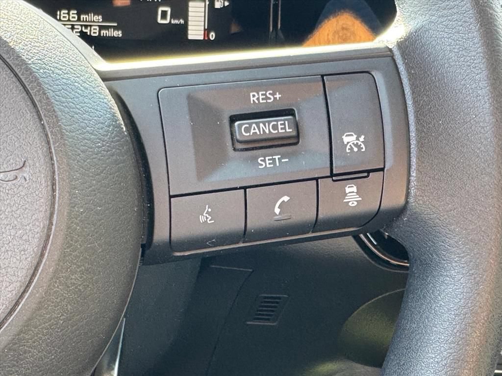 Certified 2025 Nissan Kicks SV FWD image 17
