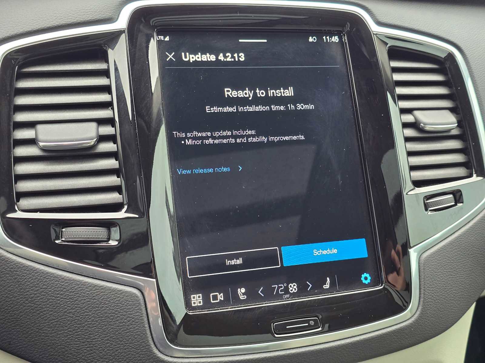 Certified 2023 Volvo XC90 T8 Ultimate w/ Lounge Package image 27