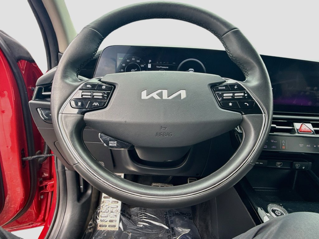 Used 2023 Kia Niro Wave w/ Wave Preserve Package FWD image 12