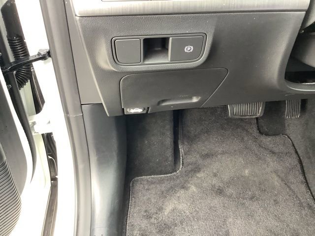 Certified 2026 Hyundai Kona SE image 55