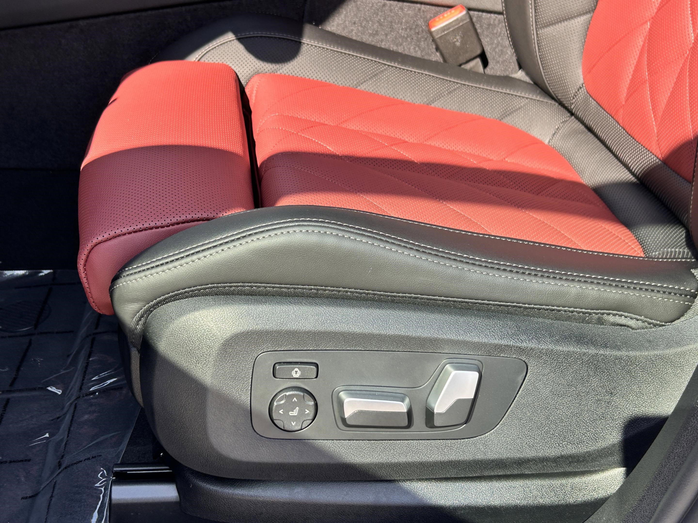 Used 2026 BMW X6 xDrive40i w/ Premium Package AWD/4WD image 26