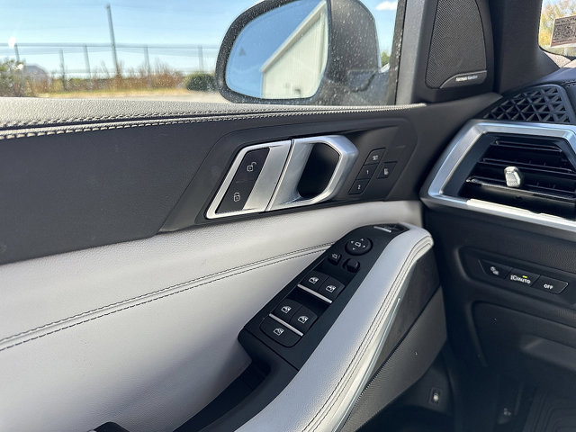 Certified 2025 BMW X5 xDrive50e w/ Climate Comfort Package image 23