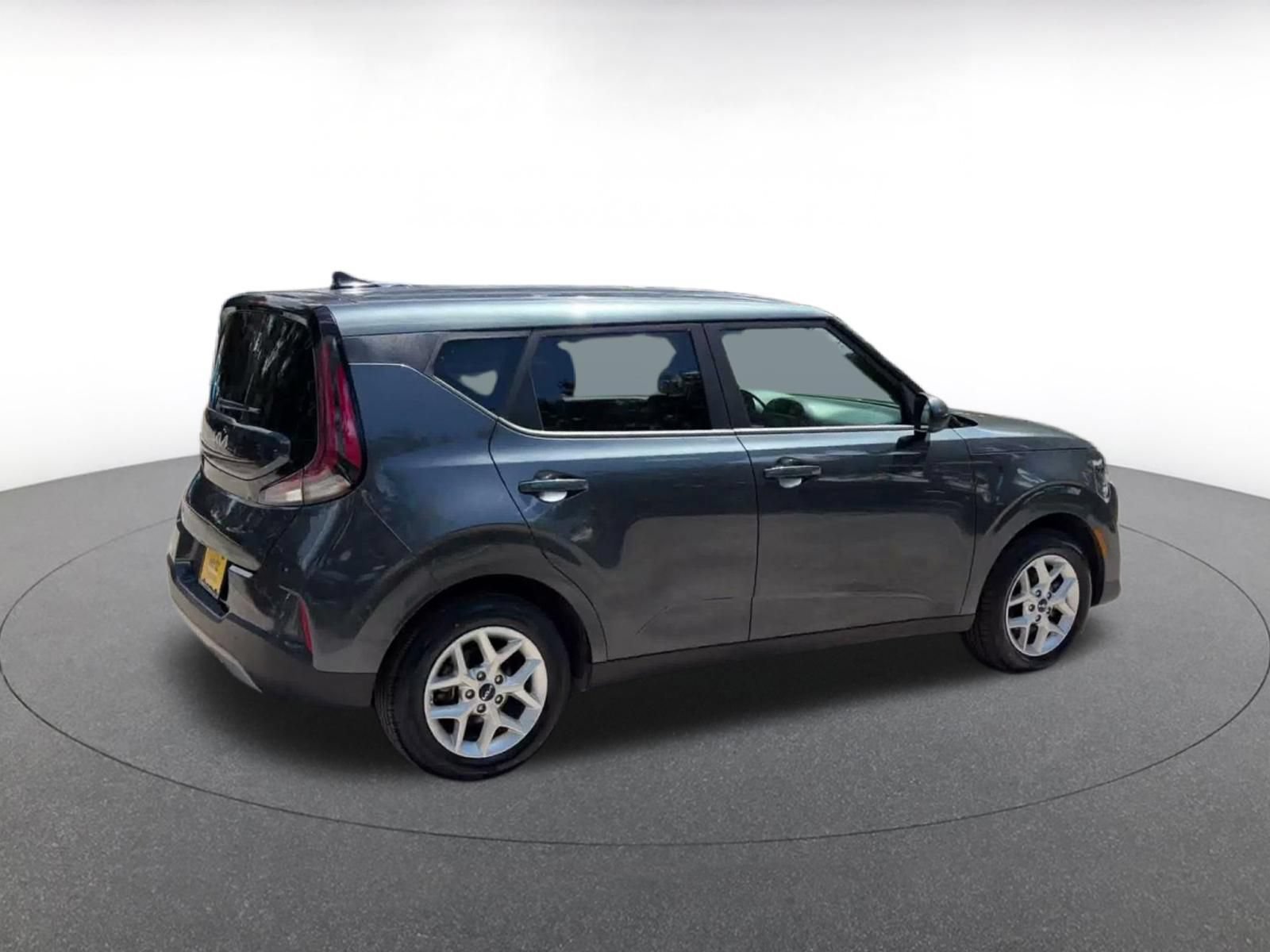 Used 2025 Kia Soul LX w/ LX Technology Package FWD image 14