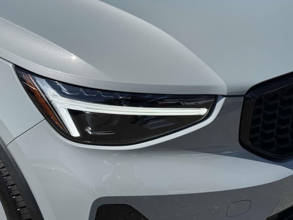 Certified 2026 Volvo XC40 B5 Plus w/ Protection Package Premier AWD/4WD image 10