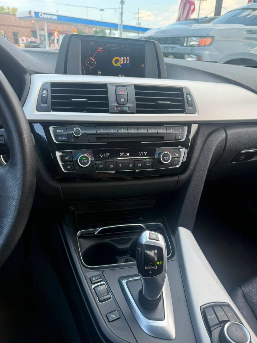 Used 2016 BMW 320i Sedan RWD image 20