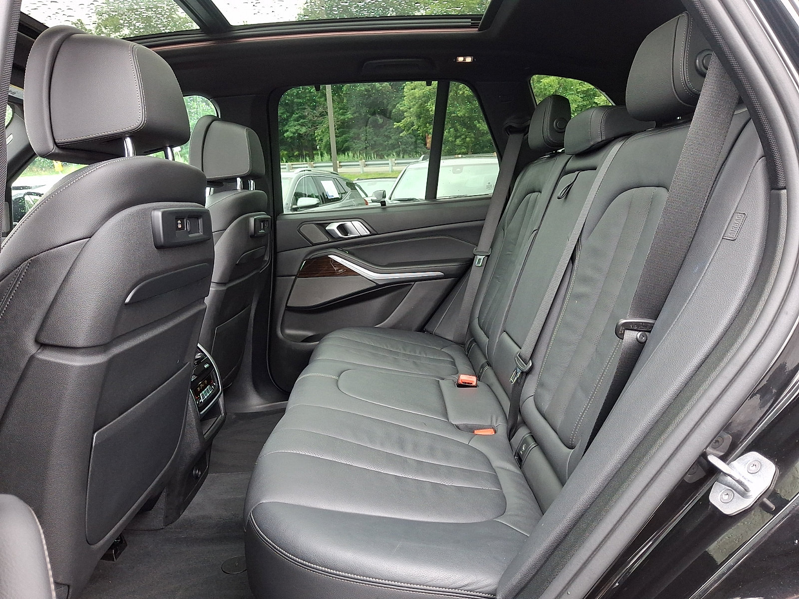 Used 2019 BMW X5 xDrive40i w/ M Sport Package AWD/4WD image 9