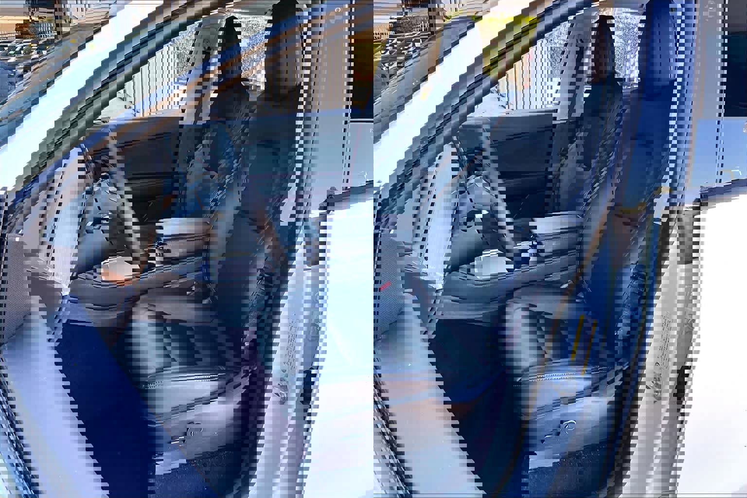 Used 2022 Tesla Model Y Long Range image 7